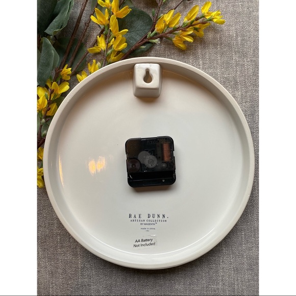 ✨SALE✨RAE DUNN Numbered Wall Clock - Picture 2 of 2